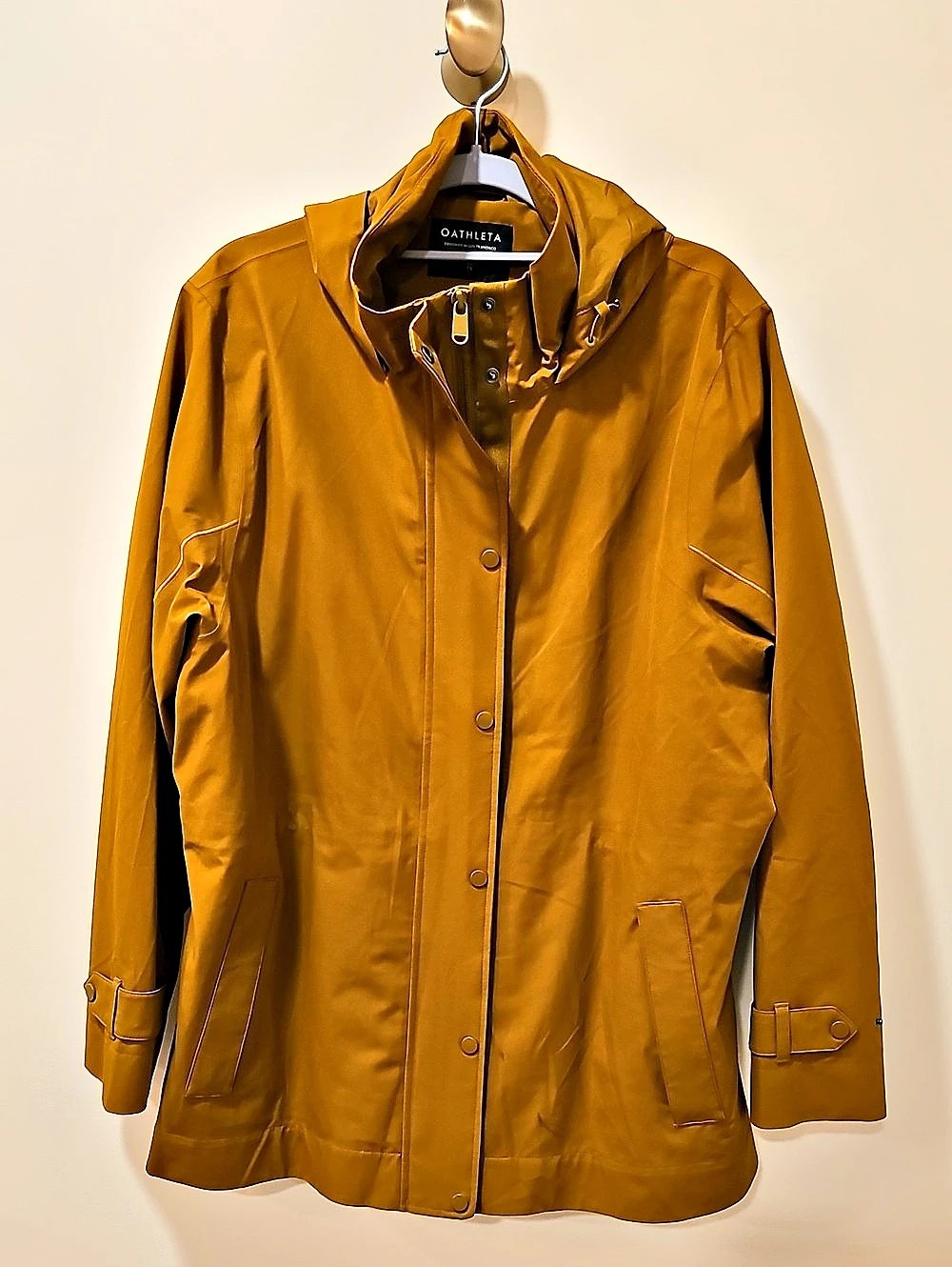 Athleta Supreme Raincoat Hooded Raincoat in Yellow XL Like New